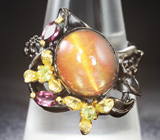 Серебряное кольцо с солнечным камнем с эффектом кошачьего глаза, родолитами и перидотами Серебро 925