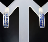 Стильные серебряные серьги с синими сапфирами бриллиантовой огранки Серебро 925