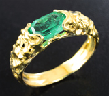 Золотое кольцо с высокой чистоты уральским изумрудом авторской огранки 1,2 карата Золото