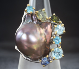 Серебряное кольцо с цветной жемчужиной барокко 25,4 карата, зелеными турмалинами, голубыми топазами и синим сапфиром Серебро 925