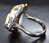 Серебряное кольцо с жемчужиной барокко 30,73 карата и разноцветными сапфирами Серебро 925