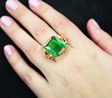 Золотое кольцо с крупным ярким неоново-зеленым турмалином 17,76 карата и бриллиантами Золото
