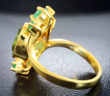 Оригинальное серебряное кольцо с перидотом, изумрудами и зелеными бериллами Серебро 925