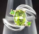 Серебряное кольцо с перидотом и диопсидами Серебро 925