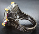 Серебряное кольцо с бесцветным кварцем и родолитами Серебро 925