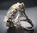 Серебряное кольцо с бесцветным кварцем, родолитами и аметистами Серебро 925