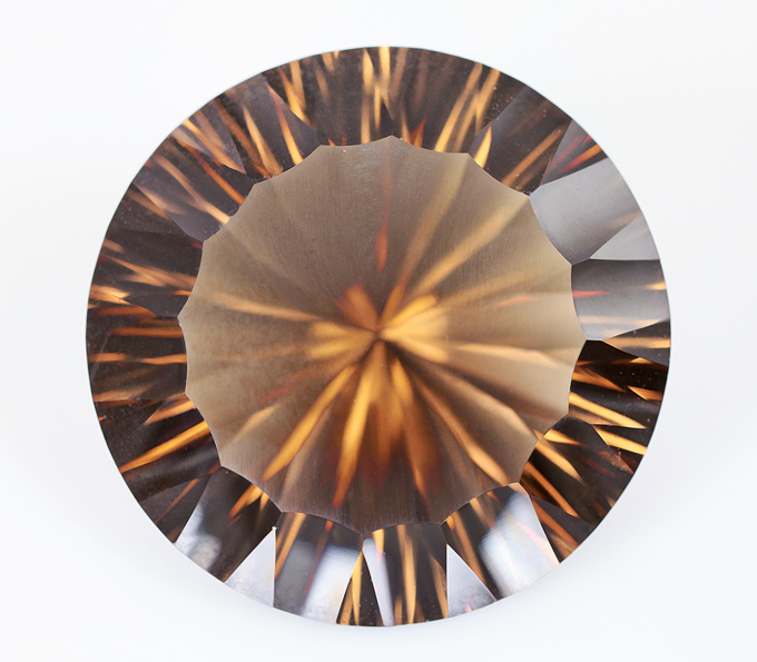 Дымчатый кварц лазерной огранки 43,24 карата