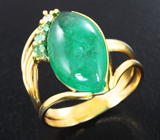 Золотое стильное кольцо с уральским изумрудом 6,28 карата и бриллиантом Золото