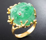 Золотое кольцо с резным изумрудом 24,65 карата, гранатами и бриллиантами Золото