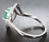 Прелестное серебряное кольцо с изумрудом Серебро 925