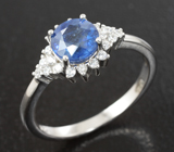 Изящное серебряное кольцо с васильково-синим сапфиром Серебро 925