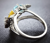 Симпатичное серебряное кольцо с голубым топазом, цитрином, диопсидом и цветной эмалью