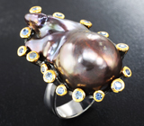 Серебряное кольцо с цветной жемчужиной барокко 42,18 карата и синими сапфирами
