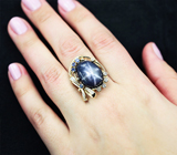 Золотое кольцо c крупным звездчатым 15,95 карата, синими и бесцветными сапфирами Золото