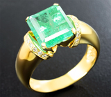 Золотое кольцо с уральским изумрудом высокой дисперсии 4,31 карата  и бриллиантами Золото