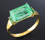 Золотое кольцо с уральскими изумрудами 2,97 карата Золото