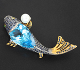 Серебряная брошь с голубым топазом 19,25 карата, жемчужиной, синими сапфирами и цаворитами Серебро 925