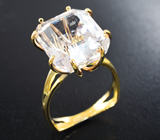 Золотое кольцо с морганитом эффектной огранки 11,2 карата Золото