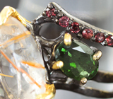 Серебряное кольцо с рутиловым кварцем, диопсидами и родолитами