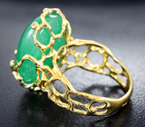 Золотое кольцо с крупным уральским изумрудом 19,15 карата и бриллиантами Золото
