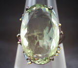 Серебряное кольцо с зеленым аметистом, голубыми топазами и родолитами  Серебро 925