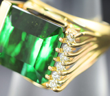 Золотое кольцо с сочно-зеленым турмалином 10 карат и бриллиантами Золото