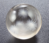 Сфера бесцветного кварца с резными «снежинками» 14,3 карата 