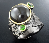 Серебряное кольцо с черной шпинелью и диопсидами