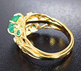 Золотое кольцо с уральскими изумрудами 1,84 карата и бриллиантами Золото