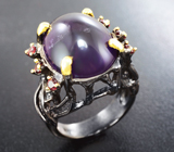 Серебряное кольцо со сливовым аметистом и родолитами