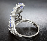 Замечательное серебряное кольцо с танзанитами  Серебро 925