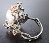 Стильное серебряное кольцо с жемчугом и цаворитами