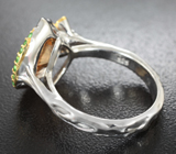 Серебряное кольцо с гессонитом гранатом и цаворитами