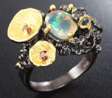 Серебряное кольцо с ограненным эфиопским опалом, родолитами гранатами и синими сапфирами Серебро 925