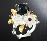 Серебряное кольцо с кристаллическим черным опалом и родолитами
