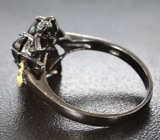 Серебряное кольцо с кристаллическими черными опалами и диопсидами Серебро 925