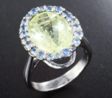 Серебряное кольцо с зеленым турмалином и васильковыми сапфирами Серебро 925
