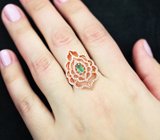Ажурное серебряное кольцо с ярким изумрудом