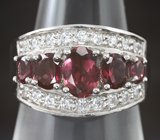 Стильное серебряное кольцо с родолитами