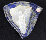 Камея-подвеска «Ангел» из цельного лазурита с резным перламутром и агатом 