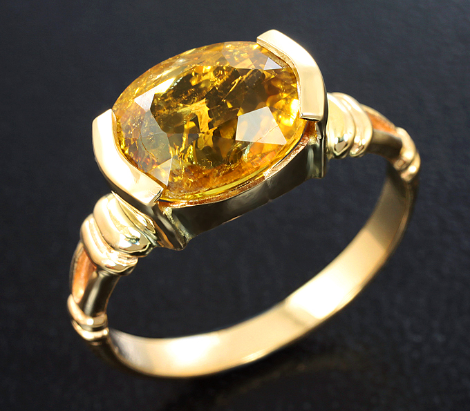 Кольцо с золотистым турмалином 2,83 карата