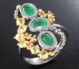 Серебряное кольцо с изумрудами топового цвета, золотистыми и желтыми сапфирами Серебро 925