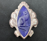 Камея-подвеска «Кошечка» из ювелирного стекла на резной яшме