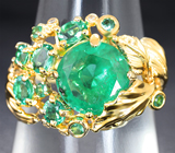 Золотое кольцо с россыпью уральских изумрудов высоких характеристик 2,72 карата и бриллиантами Золото