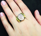 Серебряное кольцо с розовым кварцем 13+ карат и перидотами