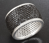 Широкое серебряное кольцо с черными шпинелями