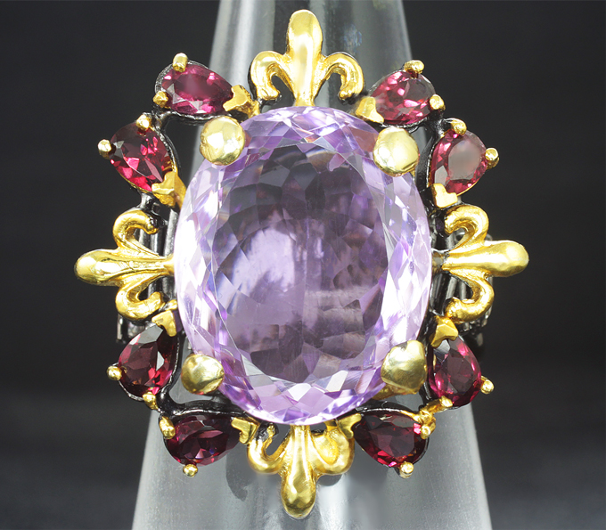 Серебряное кольцо с аметистом и родолитами