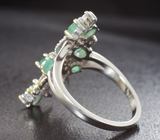 Эффектное серебряное кольцо с изумрудами Серебро 925