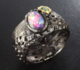 Серебряное кольцо с кристаллическим черным опалом и перидотом