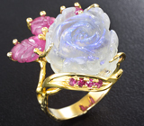 Золотое кольцо с резным лунным камнем 12,47 карата, рубинами и розовыми сапфирами Золото